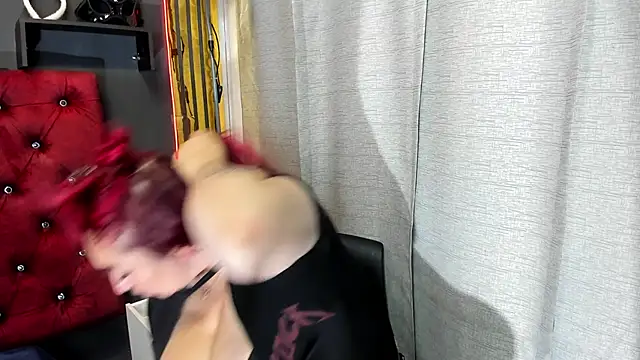 Sarah  Moonx online show from March 28, 2026, 7:24 pm