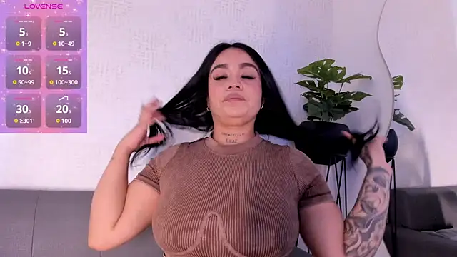 ManuelaMontes  online show from June 22, 2026, 11:40 am