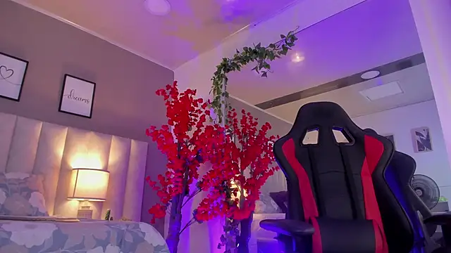 Snapshot of Kiara_Kismet_ chatting on March 4, 2026, 7:53 pm Kiara Kismet online show from March 4, 2026, 7:53 pm