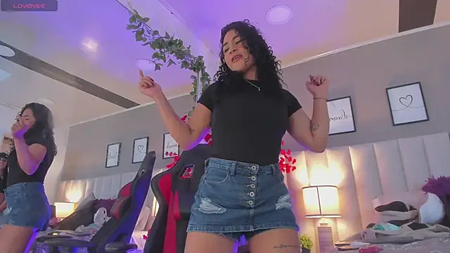 Kiara Kismet  online show from April 22, 2026, 9:27 pm