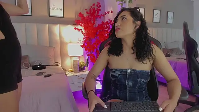 Kiara Kismet  online show from June 21, 2026, 2:36 am