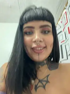 LauriInk1 online show from July 5, 2026, 10:39 pm