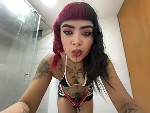 LauriInk1 online show from July 12, 2026, 11:29 pm