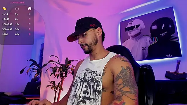 Snapshot of NikoHank_ chatting on June 14, 2026, 7:21 am NikoHank online show from June 14, 2026, 7:21 am