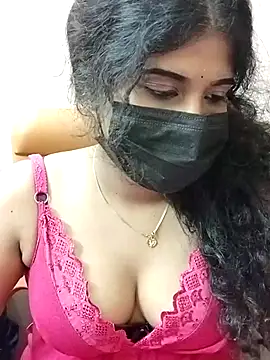 Sunitha28 online show from April 18, 2026, 7:58 pm