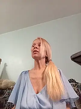 ViktoriaSexi1 online show from April 23, 2026, 4:42 pm