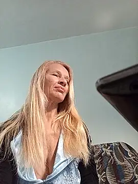ViktoriaSexi1 online show from April 26, 2026, 4:48 pm