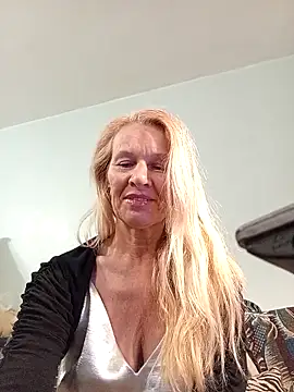 ViktoriaSexi1 online show from May 4, 2026, 8:16 pm