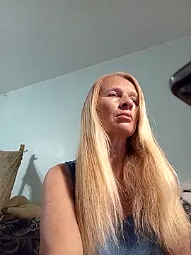 ViktoriaSexi1 online show from May 6, 2026, 7:52 pm