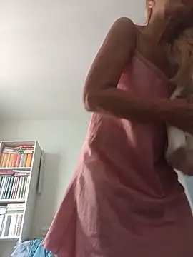 ViktoriaSexi1 online show from June 12, 2026, 4:33 am