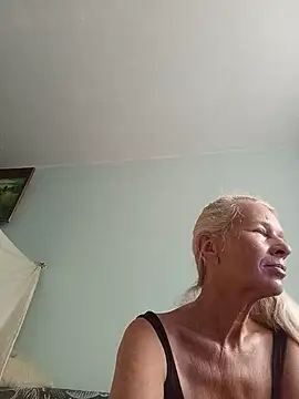 Snapshot of ViktoriaSexi1 chatting on July 4, 2026, 5:35 am ViktoriaSexi1 online show from July 4, 2026, 5:35 am
