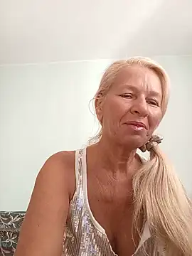 Snapshot of ViktoriaSexi1 chatting on August 3, 2026, 6:23 am ViktoriaSexi1 online show from August 3, 2026, 6:23 am