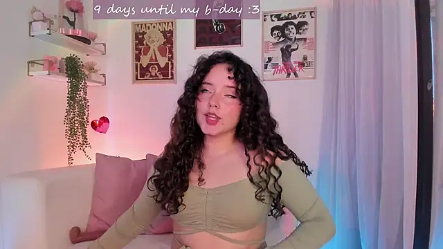 Snapshot of Ally_belle chatting on July 23, 2026, 1:58 am Ally belle online show from July 23, 2026, 1:58 am