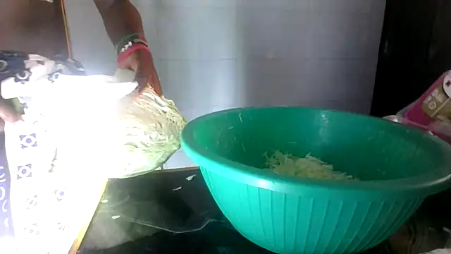 simphiwe23 online show from April 2, 2026, 3:59 am