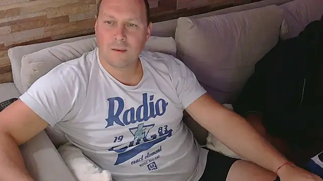 lustonfan online show from April 13, 2026, 1:33 am