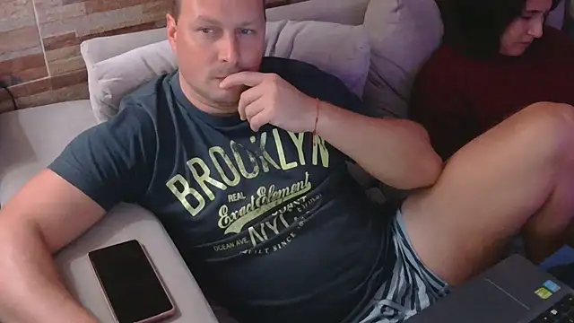 lustonfan online show from April 14, 2026, 1:44 am