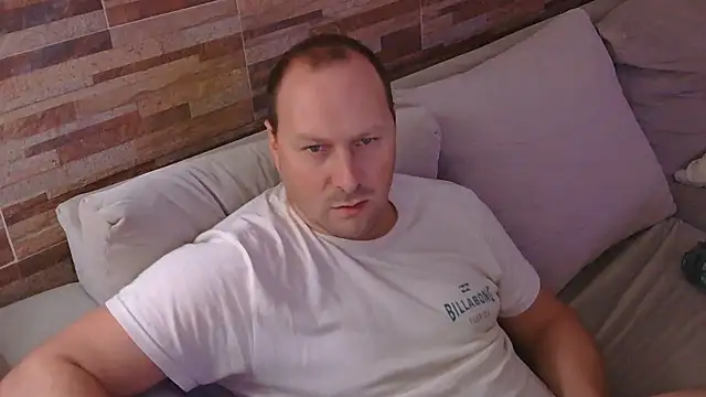 lustonfan online show from May 5, 2026, 2:03 pm