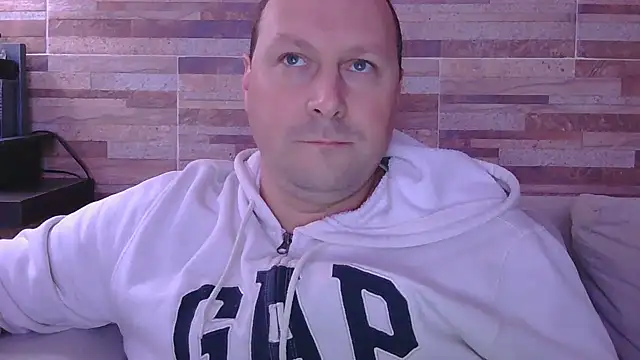 lustonfan online show from July 6, 2026, 12:24 pm