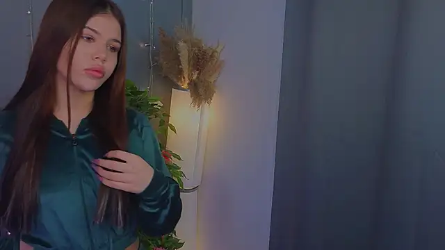 CatrinaLuk online show from April 1, 2026, 7:09 am