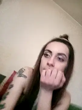 chiara-mario online show from May 10, 2026, 1:38 pm