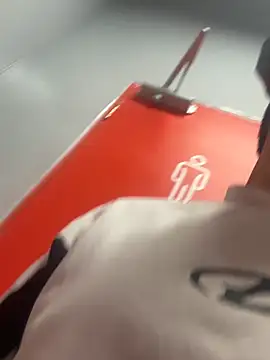 OliverTabordaa online show from April 16, 2026, 9:50 pm