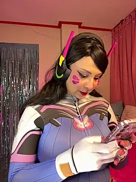 Snapshot of Andrea_Bloomix__ chatting on April 17, 2026, 5:05 pm Andrea Bloomix online show from April 17, 2026, 5:05 pm