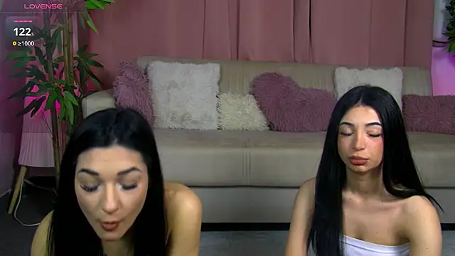 Snapshot of ObsessionDarcieAndAria chatting on May 22, 2026, 6:57 pm ObsessionDarcieAndAria online show from May 22, 2026, 6:57 pm