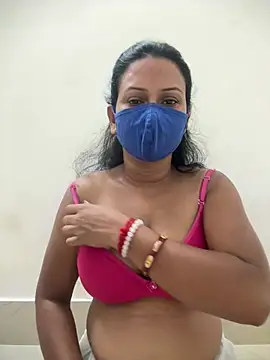 Snapshot of angelmoumita chatting on April 7, 2026, 5:35 pm angelmoumita online show from April 7, 2026, 5:35 pm