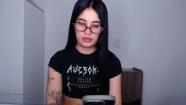 Lucy engel online show from April 24, 2026, 12:24 am