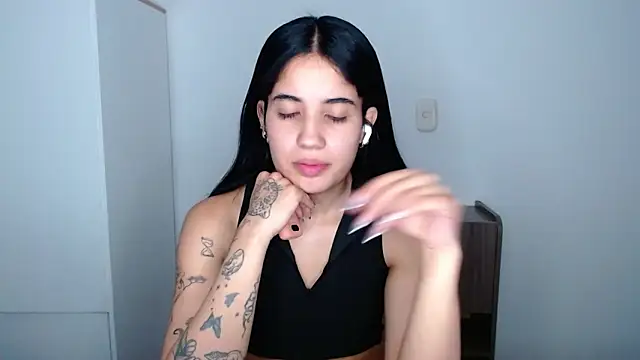 Lucy engel online show from April 25, 2026, 12:46 am