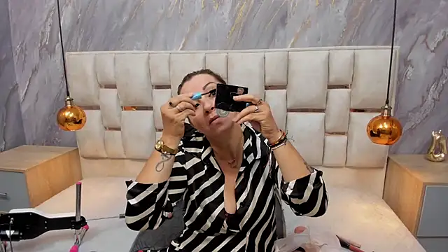 Milf Drip online show from June 1, 2026, 12:07 pm