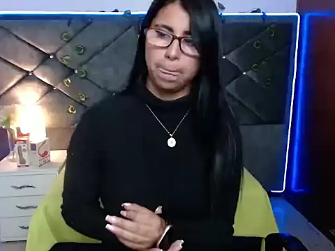 Alisha Gamskar13 online show from April 28, 2026, 12:54 pm