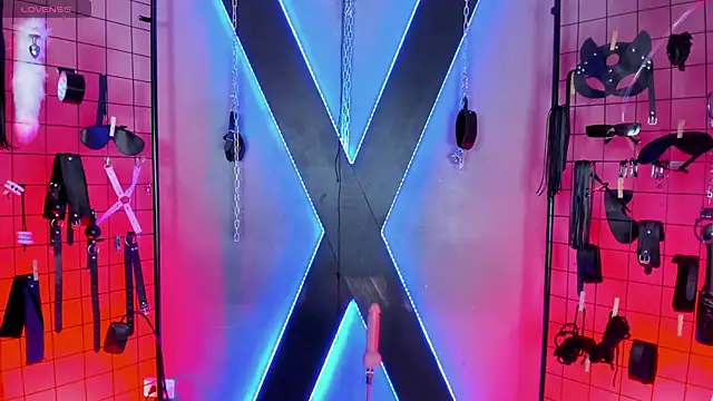 Cinthia Iris BDSM online show from March 15, 2026, 3:01 am