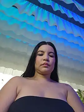 Snapshot of Pretty_Julieta chatting on April 24, 2026, 10:12 pm Pretty Julieta online show from April 24, 2026, 10:12 pm