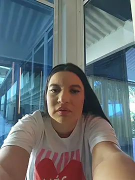 Snapshot of Pretty_Julieta chatting on April 27, 2026, 9:24 pm Pretty Julieta online show from April 27, 2026, 9:24 pm