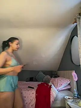 Saskia xx online show from March 13, 2026, 9:05 am