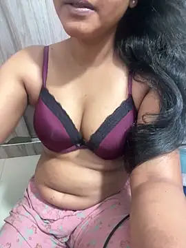 munni-munni6767 online show from May 8, 2026, 9:42 pm