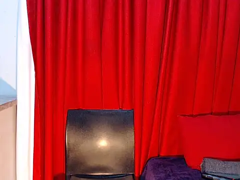 Snapshot of DarkDivva18 chatting on May 5, 2026, 3:42 pm DarkDivva18 online show from May 5, 2026, 3:42 pm