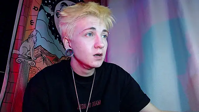 Snapshot of ray-taylorrr chatting on March 16, 2026, 2:43 pm ray-taylorrr online show from March 16, 2026, 2:43 pm