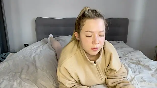 alyrasun online show from March 13, 2026, 6:20 am