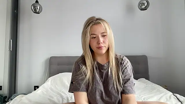 alyrasun online show from July 28, 2026, 9:37 am