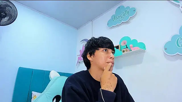 ivyheat3 online show from April 24, 2026, 3:42 am