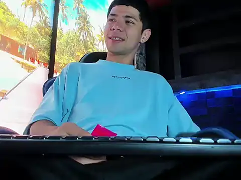 Snapshot of ChristoperGiraldo chatting on April 5, 2026, 2:36 pm ChristoperGiraldo online show from April 5, 2026, 2:36 pm