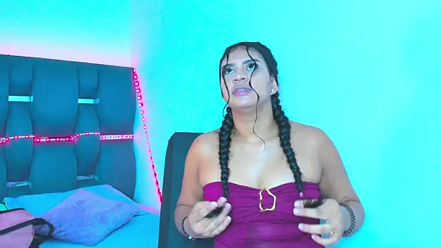 madelinesquirt online show from July 14, 2026, 7:08 pm