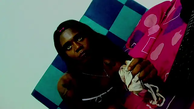 laaura dolll online show from April 5, 2026, 3:42 pm