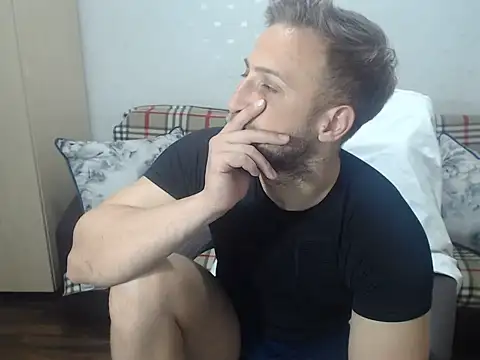 BlondEagleMuscle online show from June 15, 2026, 6:21 pm