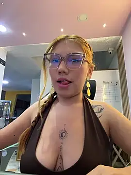 Snapshot of Lia_Sterling chatting on March 10, 2026, 10:04 pm Lia Sterling online show from March 10, 2026, 10:04 pm