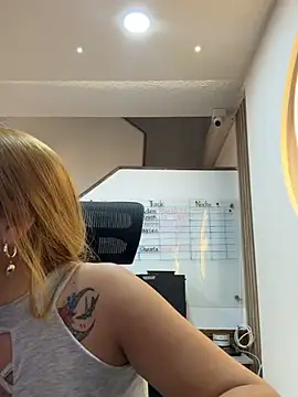Snapshot of Lia_Sterling chatting on April 23, 2026, 1:29 am Lia Sterling online show from April 23, 2026, 1:29 am