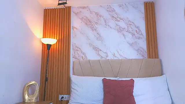 j belle  online show from April 27, 2026, 7:34 pm