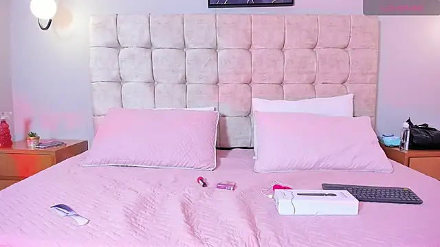 Katty cute19 online show from April 24, 2026, 3:53 am